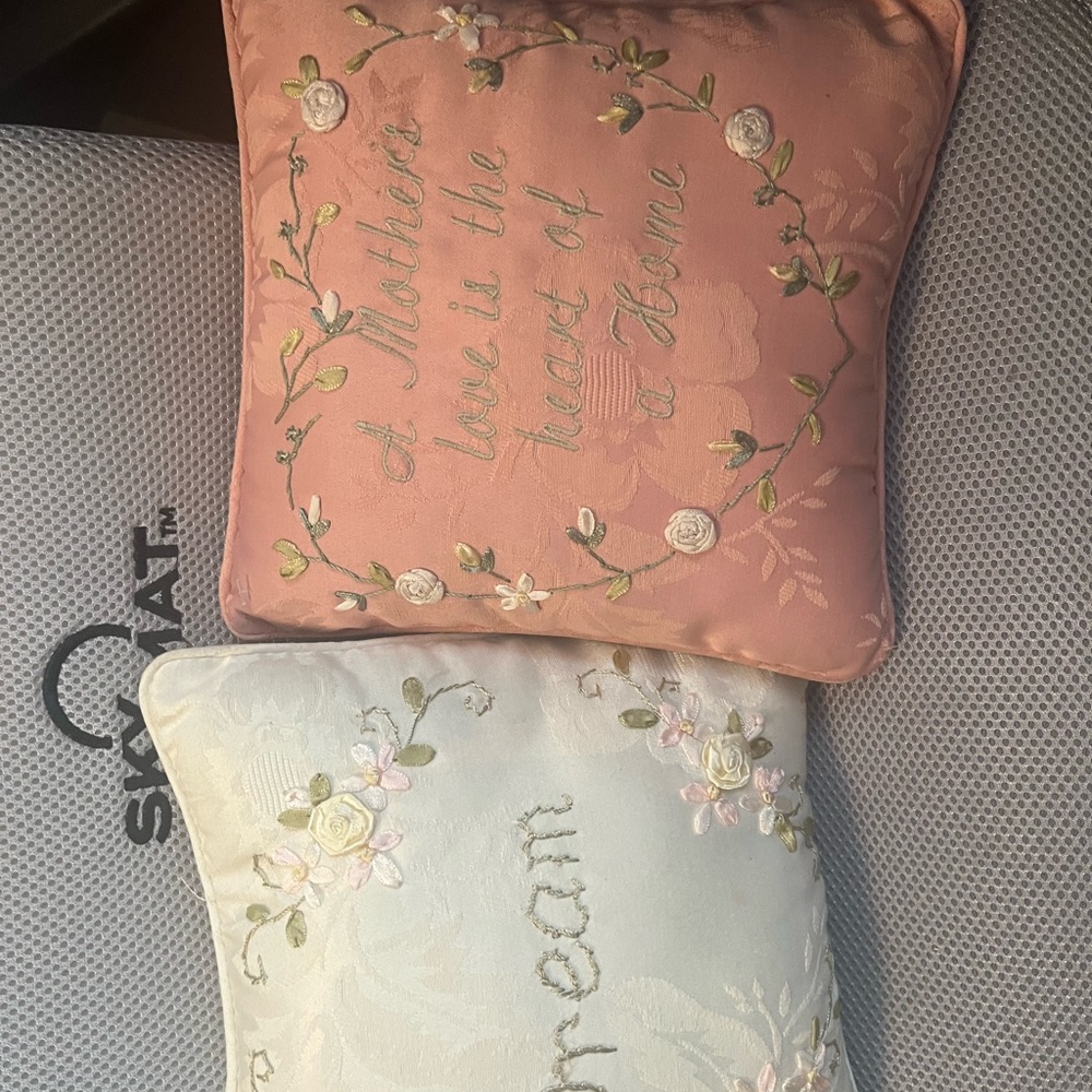 Embroidered vintage Decorative Pillows Set